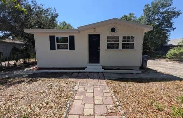 4604 Courtland St photos photos