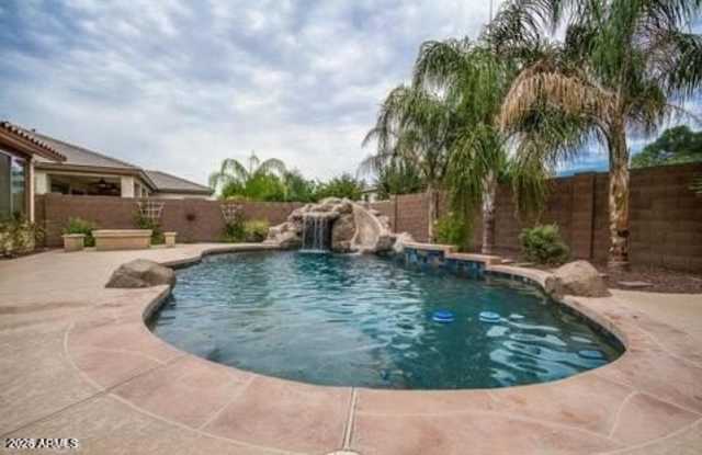 4112 E SARABAND Way Gallery 1