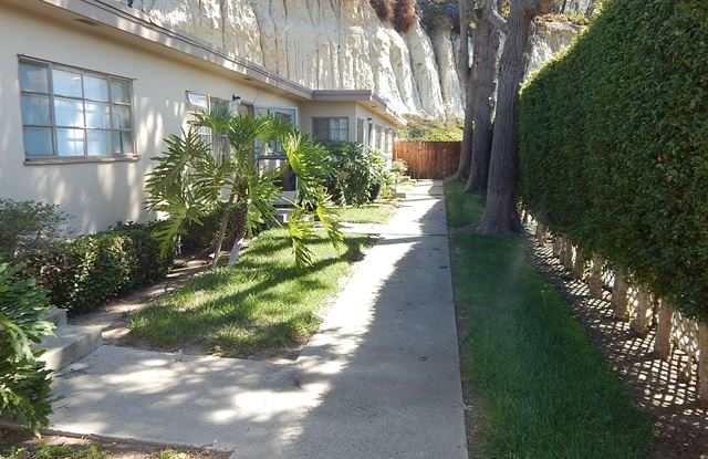 3625 Reynard Way Gallery 3