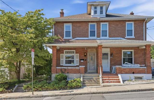 564 Washington Avenue Gallery 2