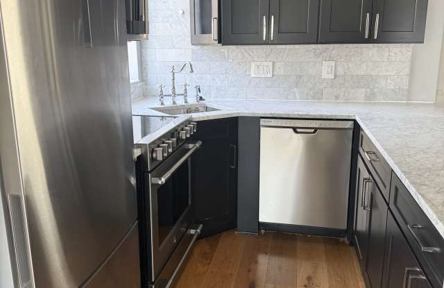 2100 Newport Place Northwest Unit 4 - 1 Gallery 3