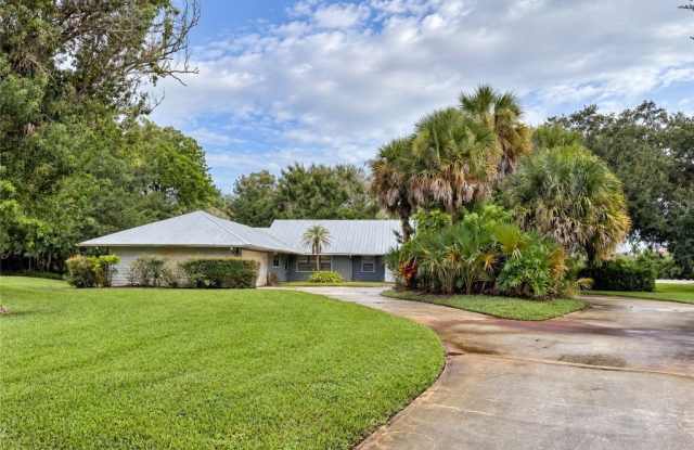 1505 SW Saint Andrews Drive Gallery 1