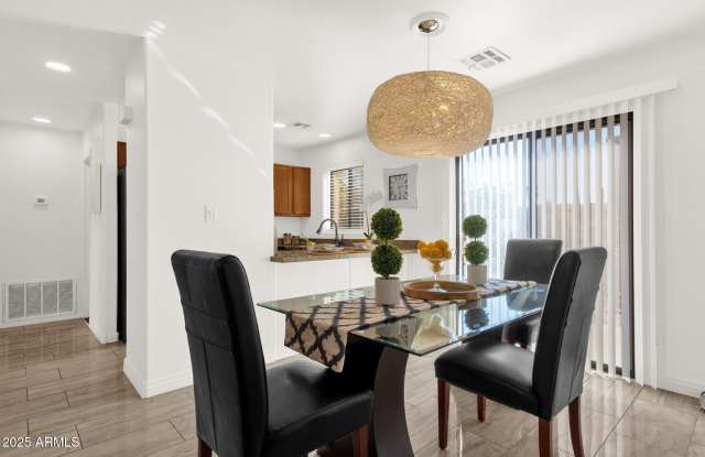 13636 N SAGUARO Boulevard Gallery 3