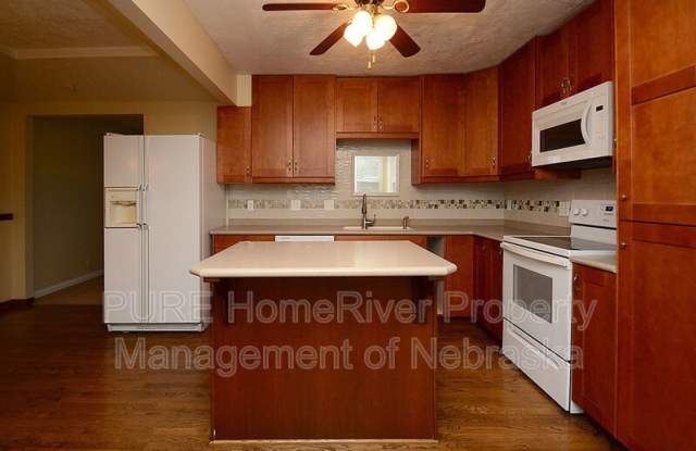 2121 S 163rd Circle Gallery 4