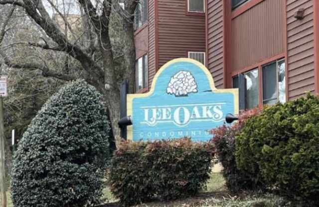 2815 Lee Oaks Ct photos photos