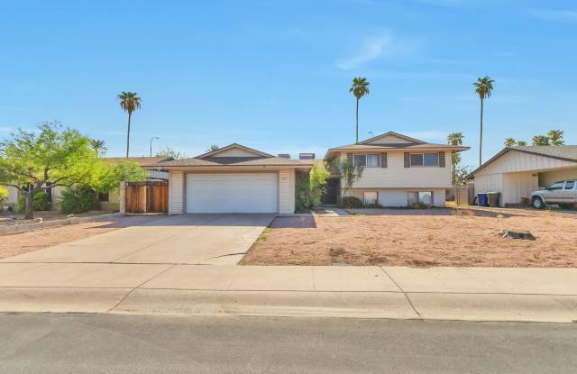 6 Bedroom 3.5 Bathroom Tri-Level Home In Tempe close to ASU photos photos