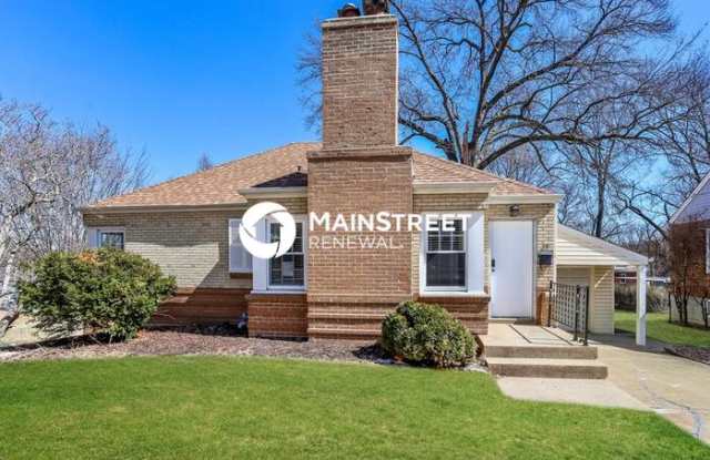 15 Spring Drive - 15 Spring Drive, Florissant, MO 63031