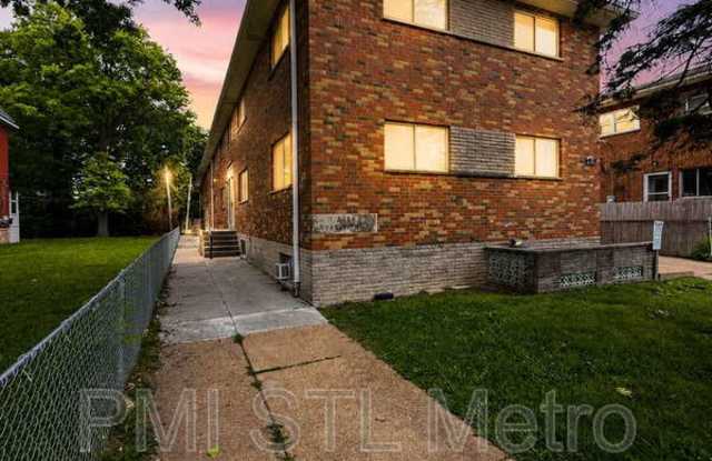 4838 South Broadway Street Unit B Gallery 1