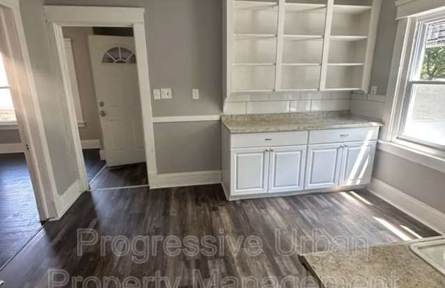 4609 Behrwald Avenue - Upstairs Gallery 4