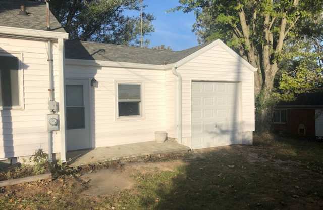 Available Now!  Newly renovated 2 Bedroom country home! Gallery 4