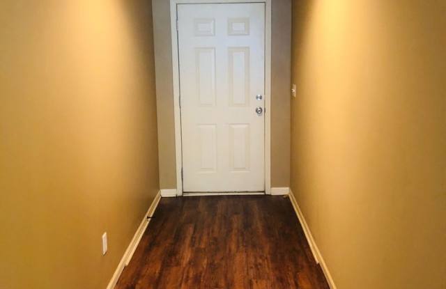 Spacious & Nice Location Gallery 3