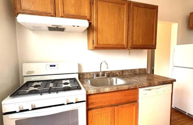1370 1/2 West Estes Ave. photos photos