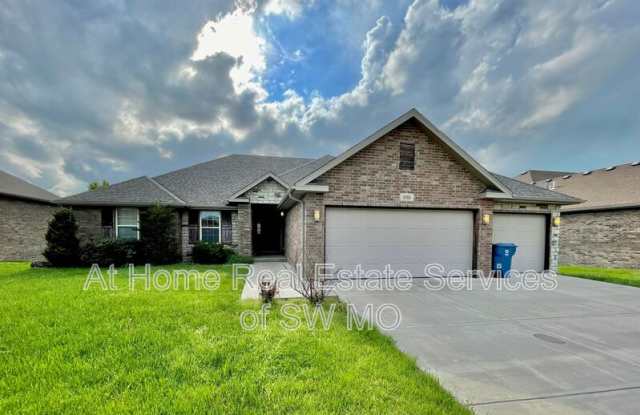 1001 N 23rd Ave - 1001 North 23rd Avenue, Ozark, MO 65721