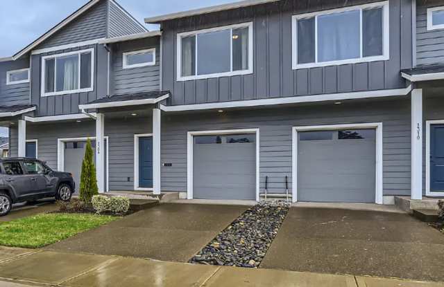 Beautiful 2021 Modern Build | 3 Bed | 2.5 Bath | Stylish Townhome in Laurel Woods photos photos