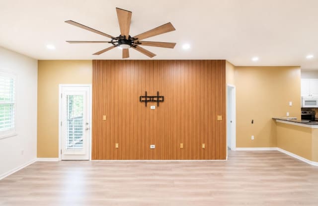 2927 Crestwood Terrace Gallery 4