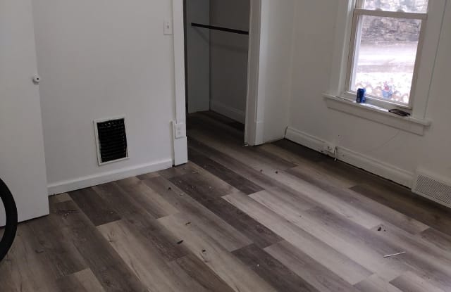 521 Line Street - 1 photos photos