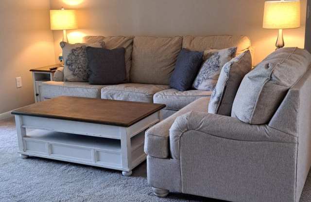 BEAUTIFUL RECENTLY RENOVATED FURNISHED 2 BEDROOM/2 BATH UNIT $1500/MONTH photos photos