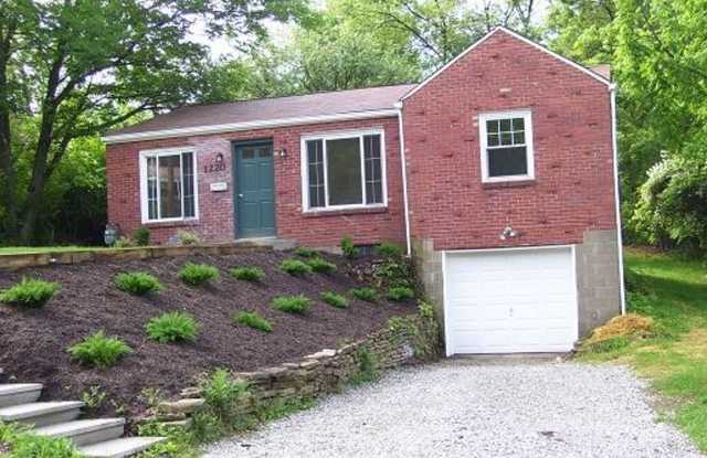 Beautiful Three Bedroom with Basement and Garage photos photos