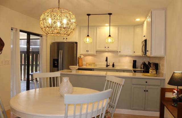 301 SE Castle Court photos photos