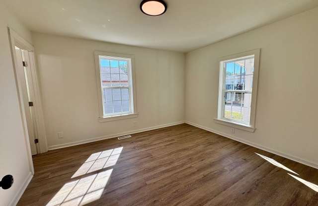 Room in 4 Bedroom Home in Concord Gallery 4
