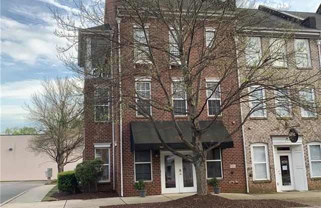 137 Market Place Avenue Gallery 2