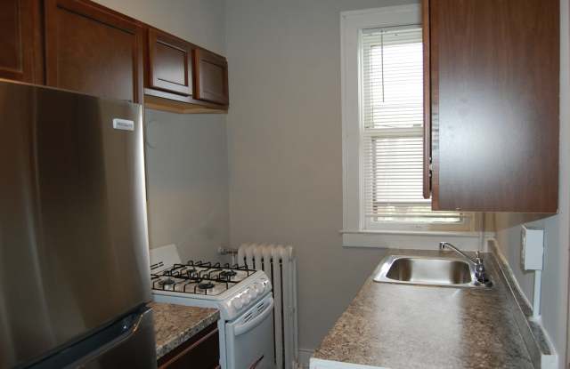 691 Seward Gallery 3