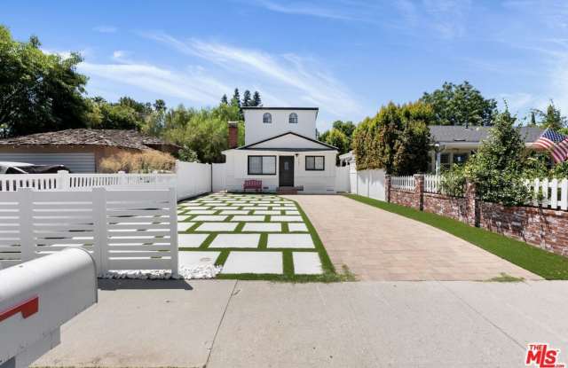 5541 Fallbrook Ave Gallery 4
