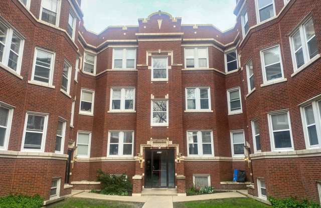 6421 N Greenview Avenue photos photos