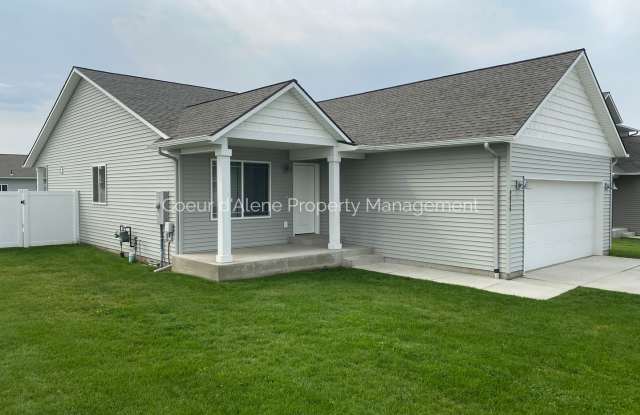 3 bed house on corner lot in Crown Pointe! Gallery 1