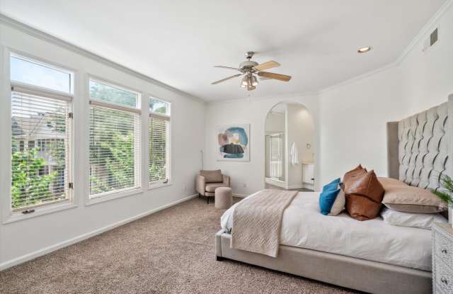 1003 ISLAND PARK Cir Gallery 4