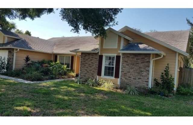 Lets go swimming! 4BR/3BA Stunning Pool home + Stone Fireplace! - 1401 Holleman Drive, Bloomingdale, FL 33596