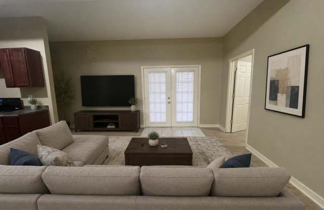 Adorable 2 Bedroom 1 Bath Apartment.Located in the Cotswold Area Gallery 3