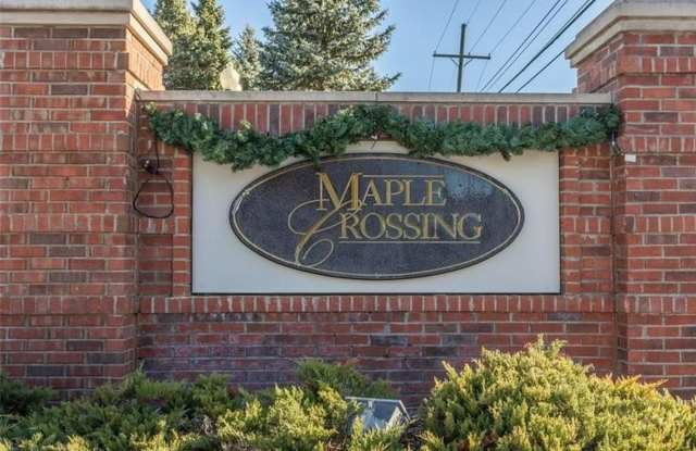 MOVE IN READY CONDO IN WALLED LAKE! photos photos