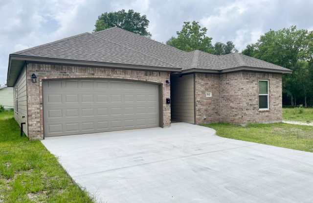 **Beautiful Beaumont Home with Spacious Open-Concept Living!** - 3542 Pradice St, Beaumont, TX 77705 Gallery 1