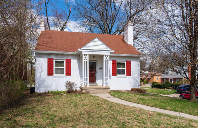 CHEVIOT-Adorable 1 bedroom bungalow with garage. Gallery 1
