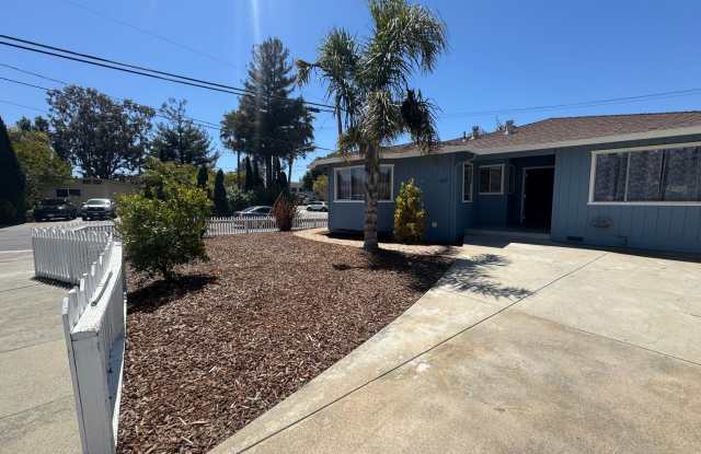 BRIGHT CORNER HOME WITH SPACIOUS BACKYARD | 3BR/2BA photos photos