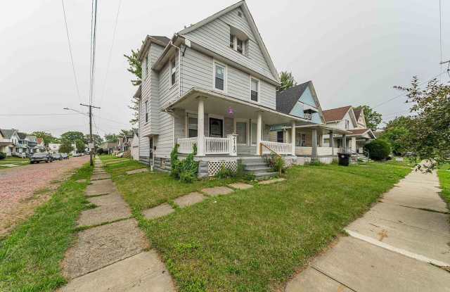 Beautifully Renovated Home in a Prime Location , Plus an Exciting Special Offer! Gallery 3