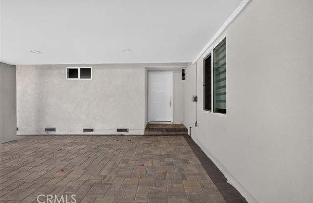 16427 Clymer Street Gallery 3