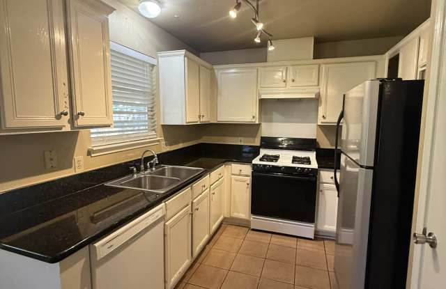 2107 Yaupon Trail Gallery 2