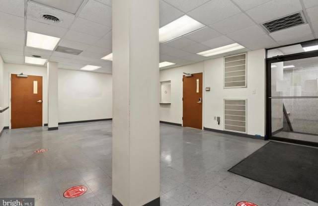 100 W FRANKLIN Street W Gallery 3