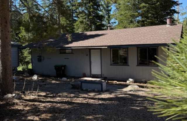 2 Bedroom 1 Bath cabin in North Upper Truckee - 641 Yucatan Street, El Dorado County, CA 96150