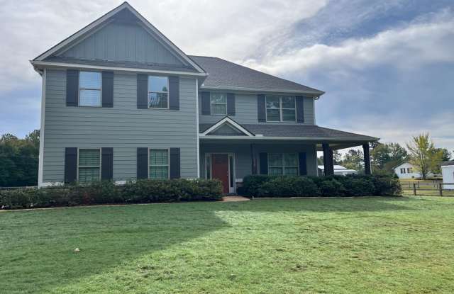 Wow! Stunning 5 bedroom 3 bedroom home in Forsyth! Must See! Gallery 1