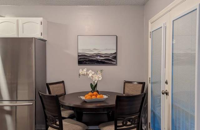 MOVE IN REDAY-ALL UTILITIES INCLUDED Gallery 4