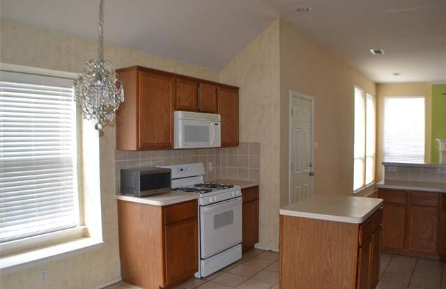 3033 Bigleaf Drive Gallery 2