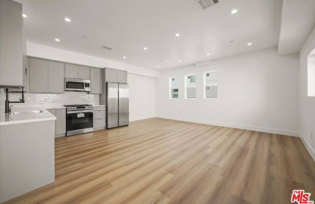 912 N Hudson Ave unit: 1/2 photos photos 912 N Hudson Ave unit: 1/2 photos photos