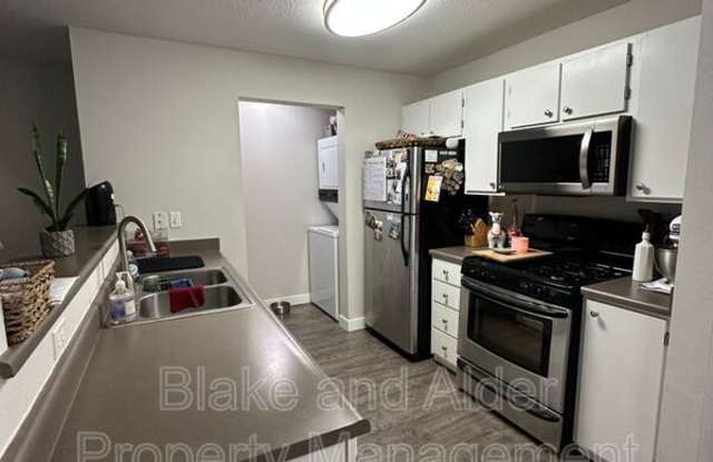 15076 NW Central Dr Gallery 3