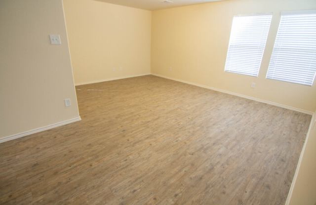 10420 Green Branch Gallery 4