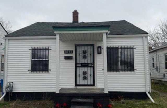 3887 Moore Avenue photos photos