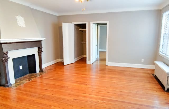 Lake West Apartments Gallery 3