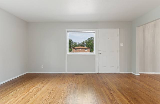 Custer Ave - 1409 Gallery 4